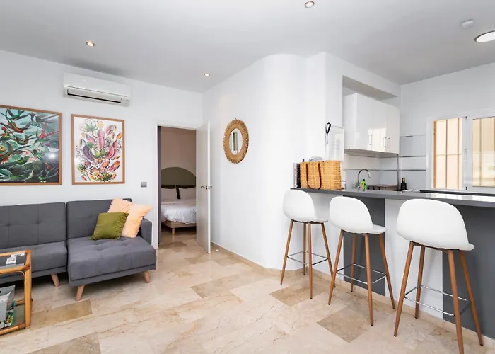 Modern Apartment In The Centre