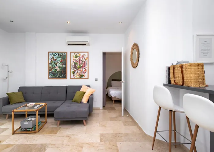 Modern Apartment In The Centre
