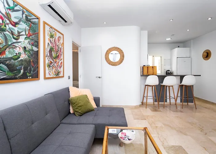 Modern Apartment In The Centre